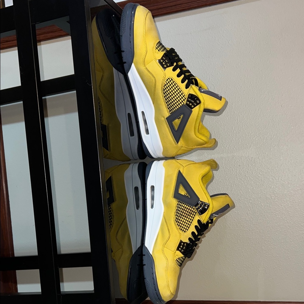 Jordan 4 thunders - Picture 7 of 8